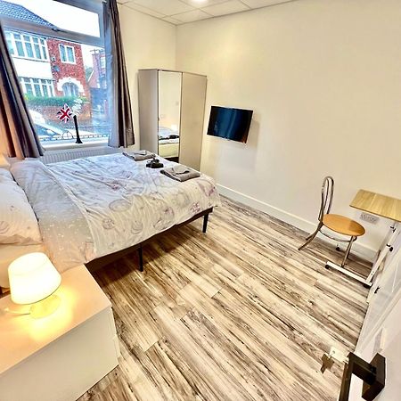 Lux En-Suite Coop Arena Mancity Stadium Piccadilly Manchester Exterior photo